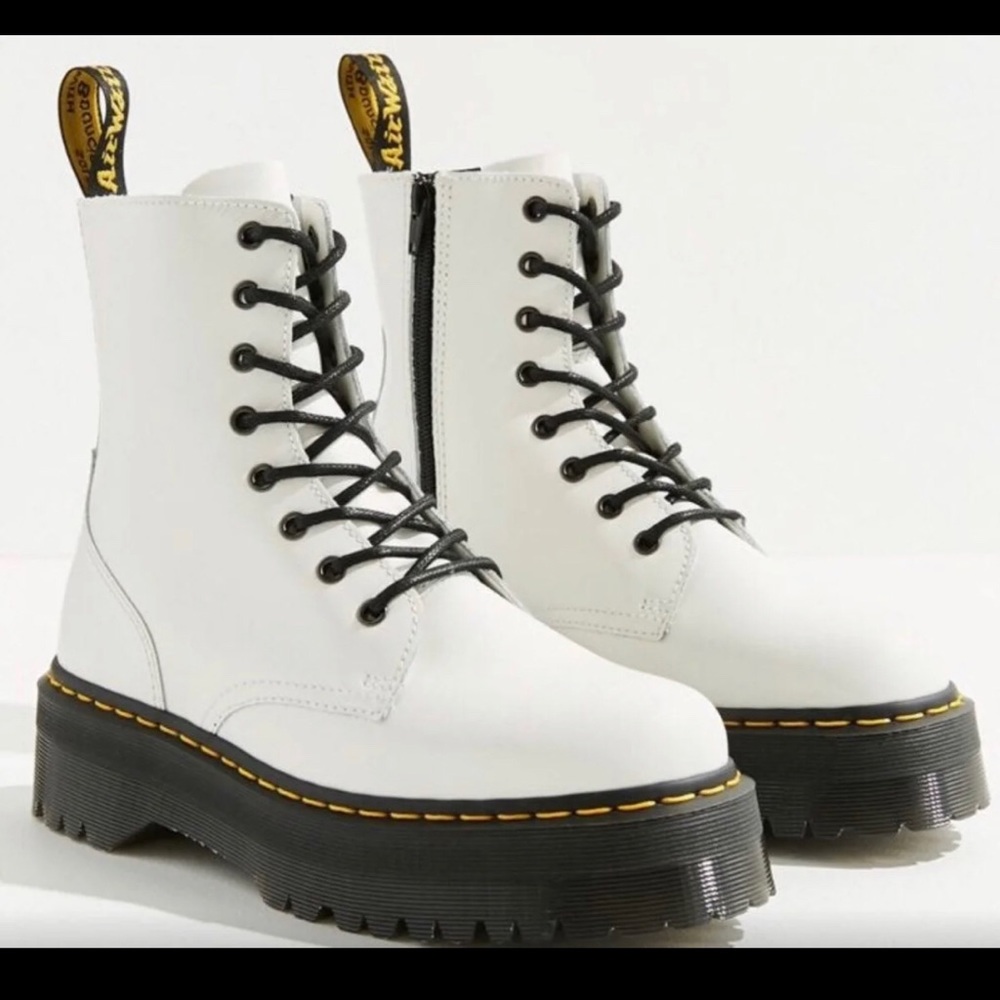 Dr. Martens Jadon Boots